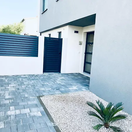 Doli Superior Apartman *